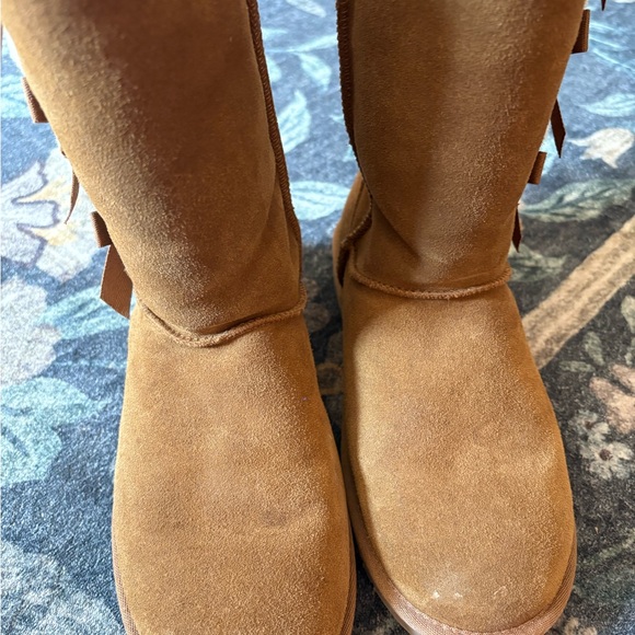 Koolaburra Ugg Tan Boots with Faux Fur and Bow Accents - Picture 2 of 6